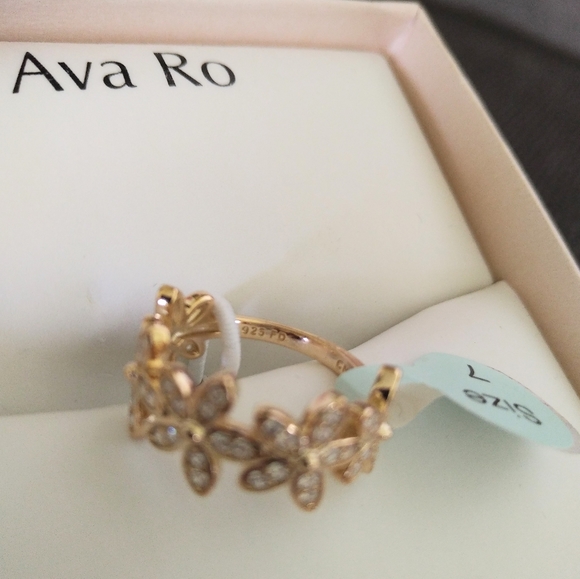 ✨️HP 2X✨️ Ava Ro🚣 Connecting Gold💛 Flowers🌼 Ring💍 - Picture 9 of 16